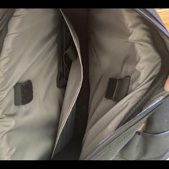 Dell Laptop Bag 17 x 13 x 3 - Picture 3 of 7